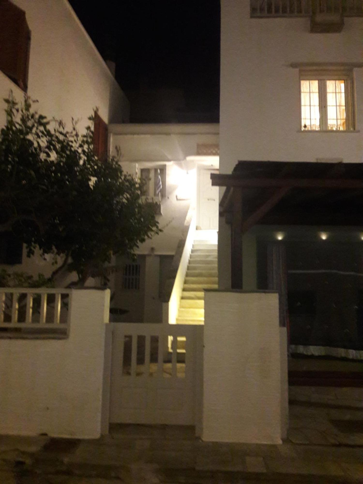 4Epoxes Apartment Tinos Exterior photo